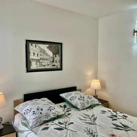 Le Lys D'or Yourhosthelper